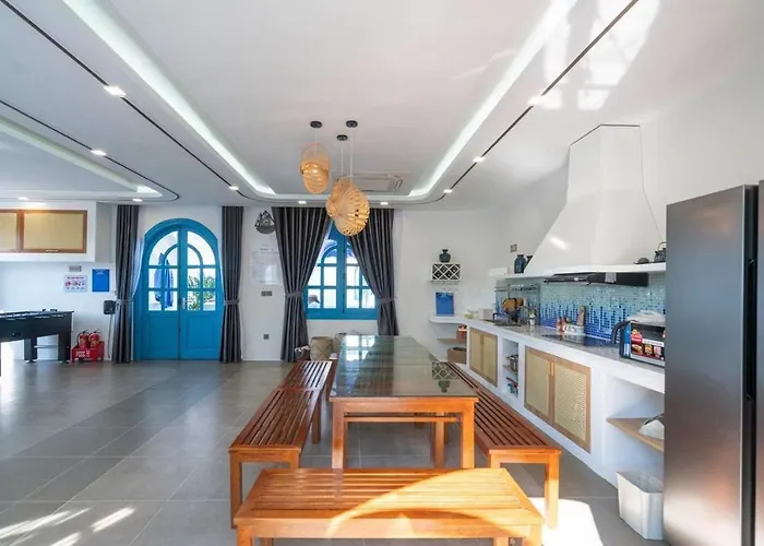 Villa Santorini - Venue Travel Ha Long